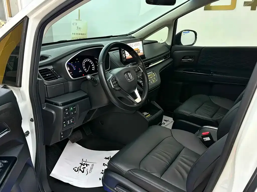 Honda Elysion 2022 из CN, фото 10