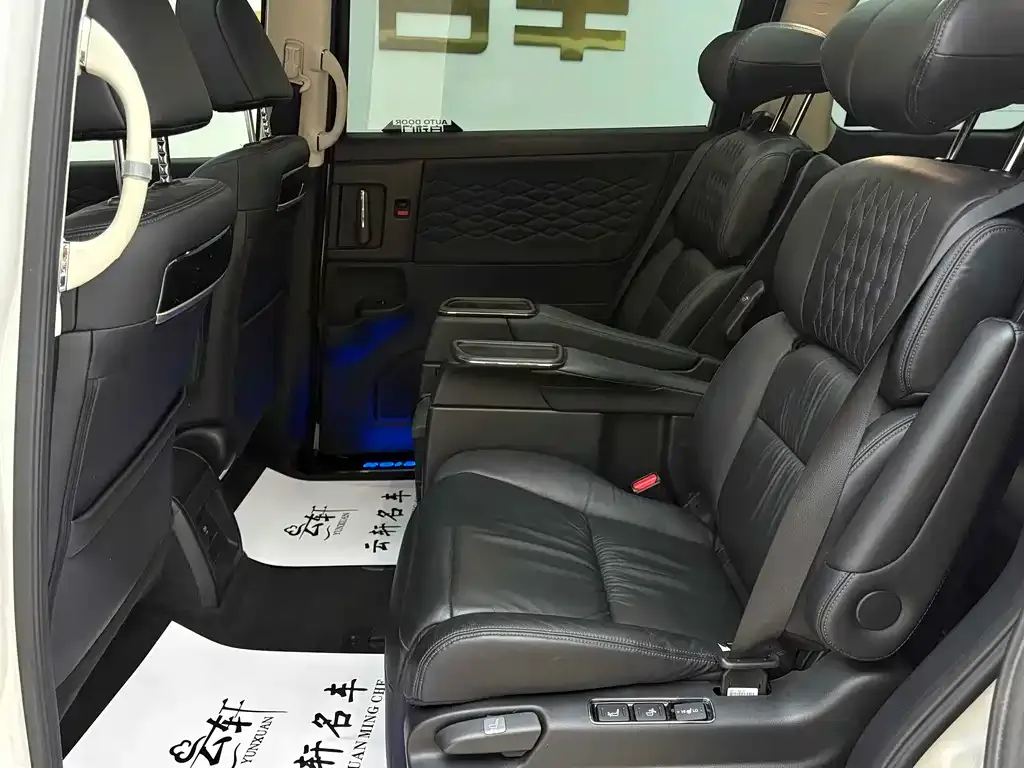 Honda Elysion 2022 из CN, фото 4