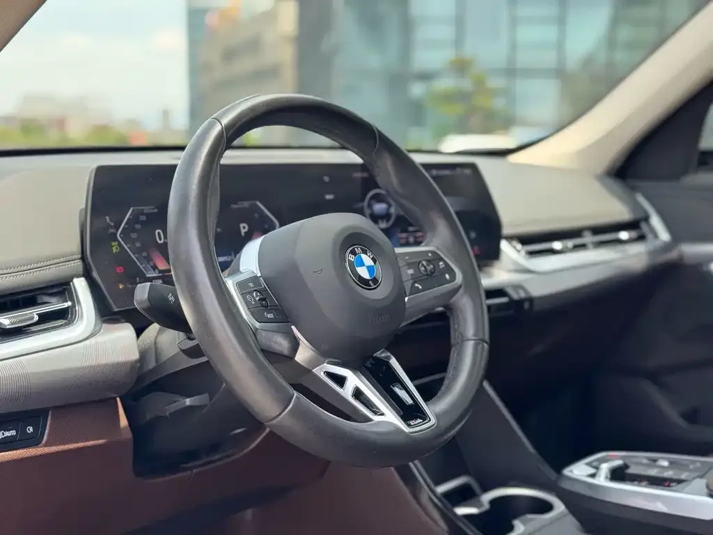 BMW X1 — фото 9
