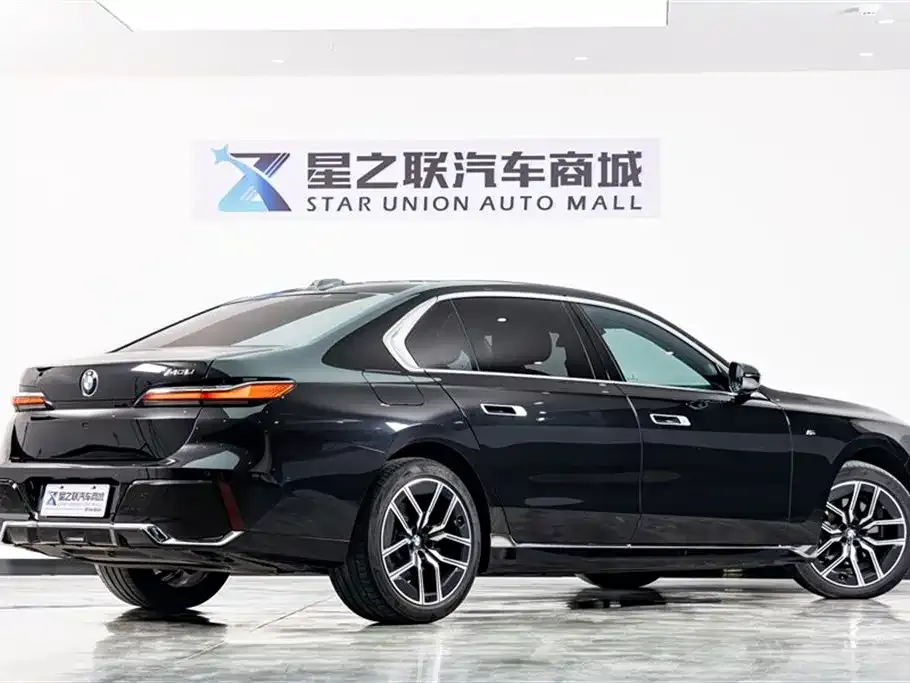 BMW 7 Series 2024 из CN, фото 10