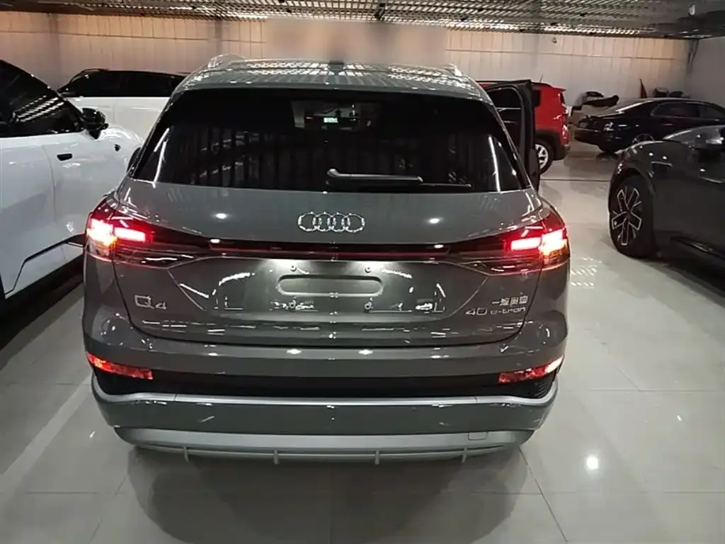 Audi Q4 e-tron — фото 5