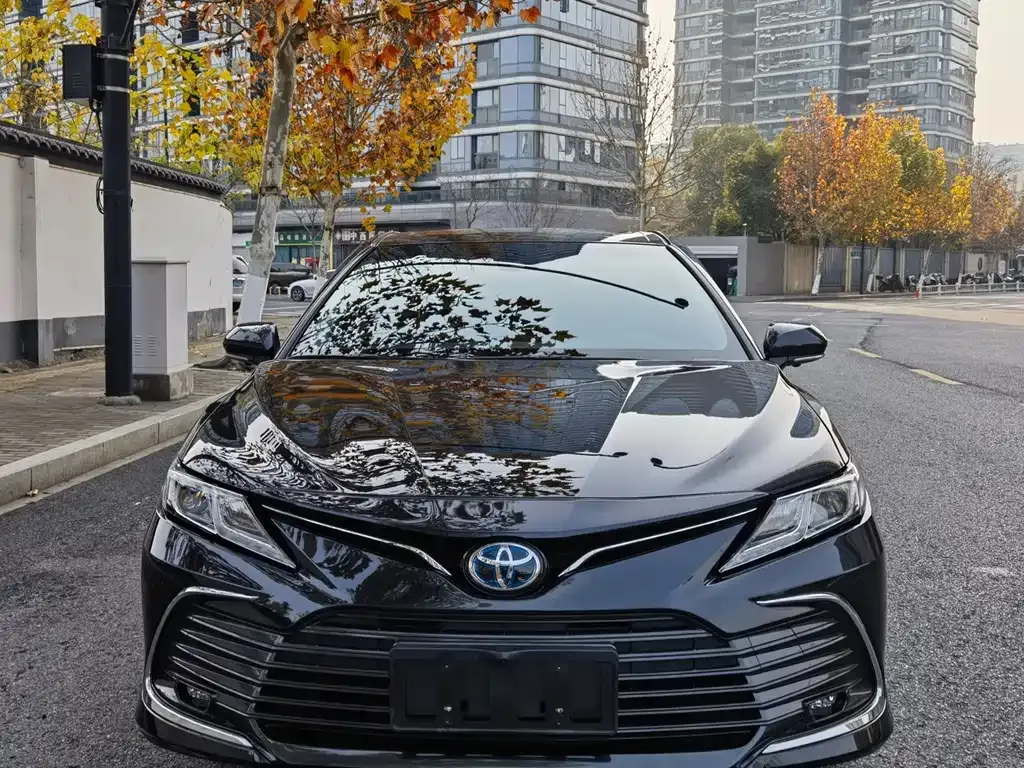 Toyota Camry — фото 7