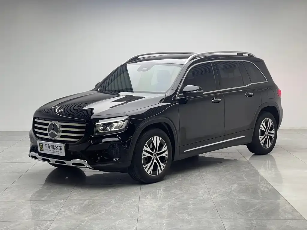 Mercedes-Benz GLB — фото 1