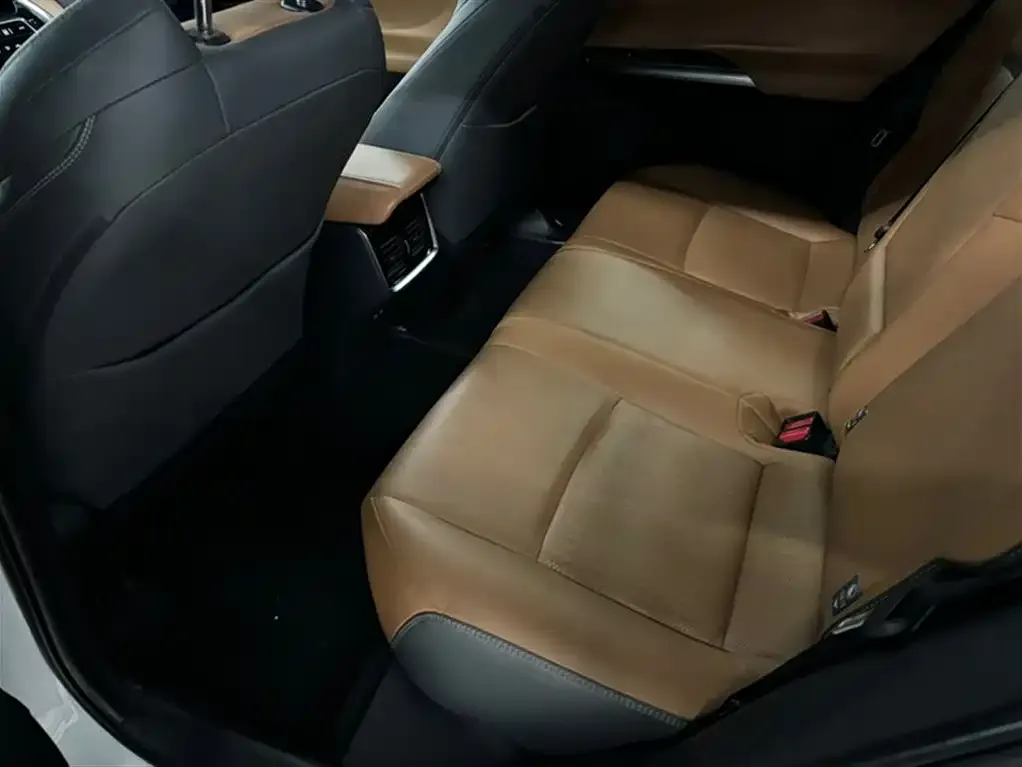 Toyota Venza 2023 из CN, фото 2