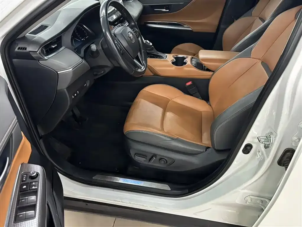 Toyota Venza 2023 из CN, фото 10