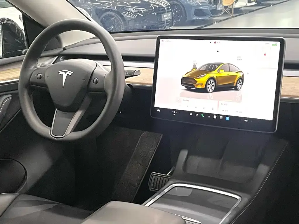 Tesla Model Y — фото 4