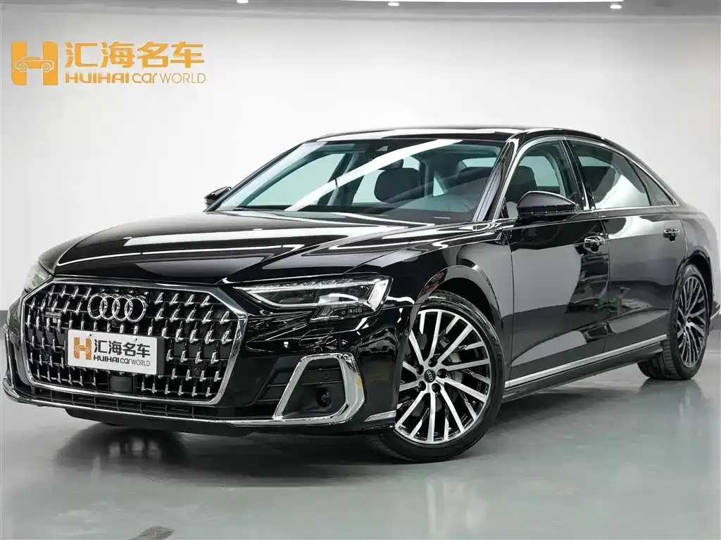 Audi A8 — фото 1