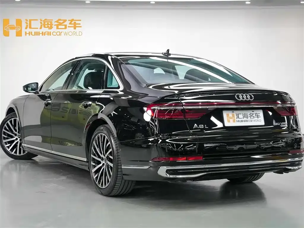 Audi A8 — фото 4