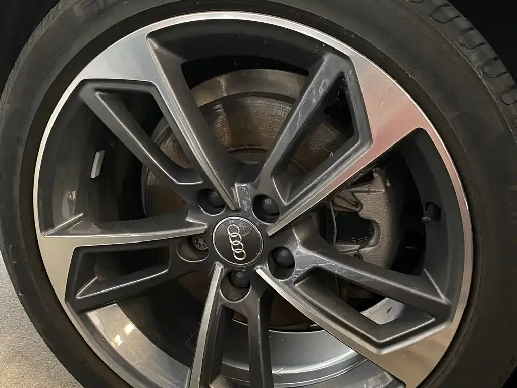 Audi A4L 2022 из CN, фото 3