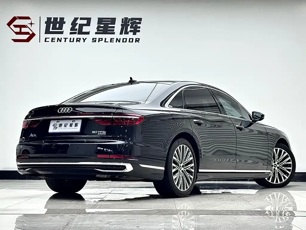Audi A8 — фото 6