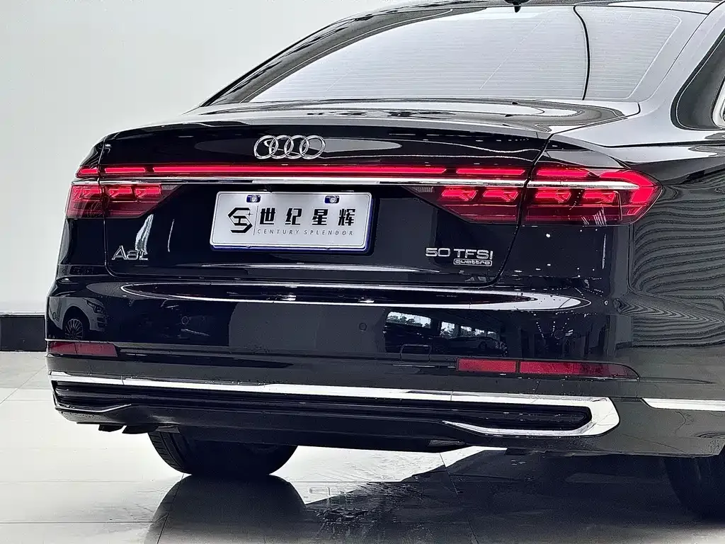 Audi A8 — фото 7