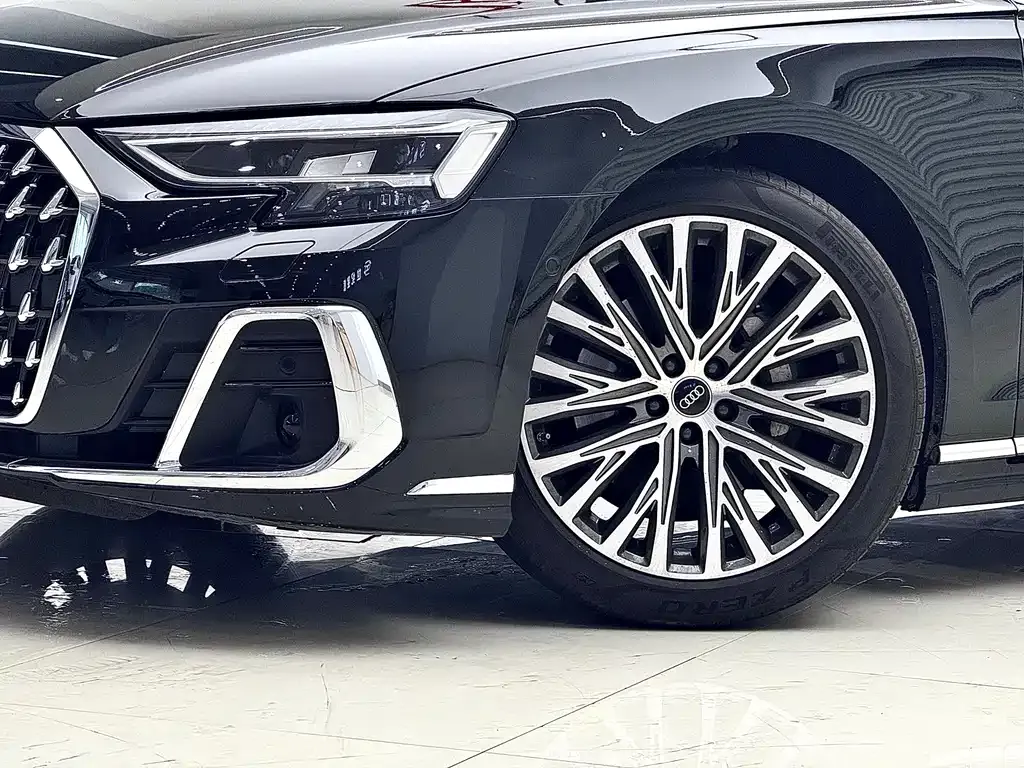 Audi A8 — фото 8