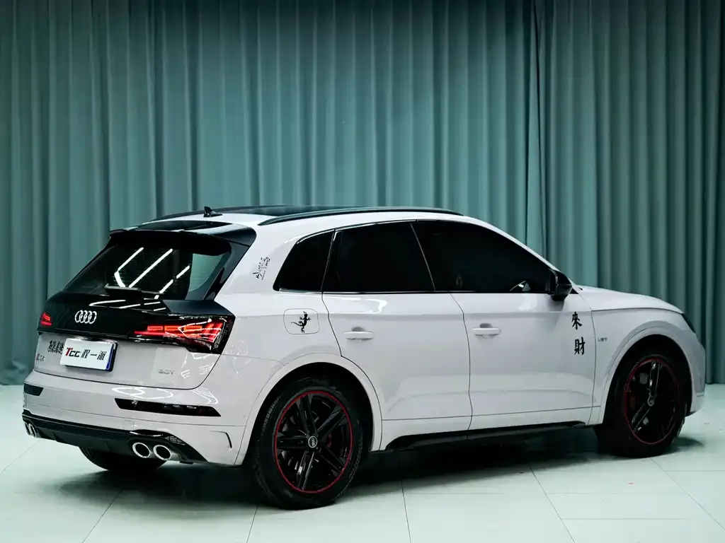 Audi SQ5 2025 из CN, фото 2
