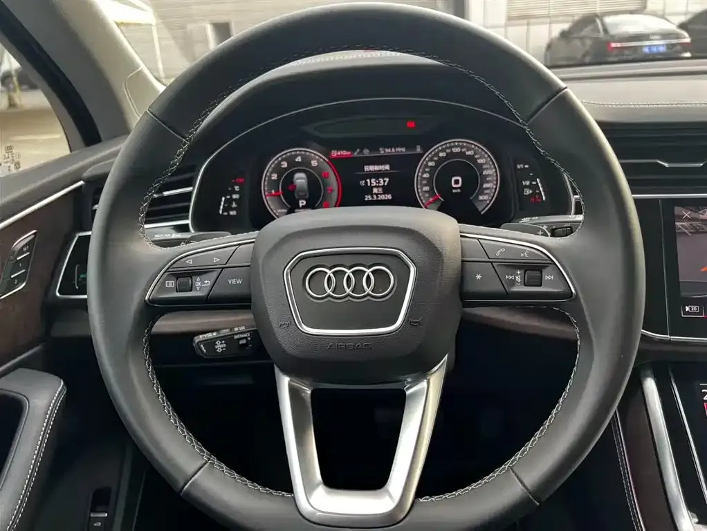 Audi Q7 2025 из CN, фото 7