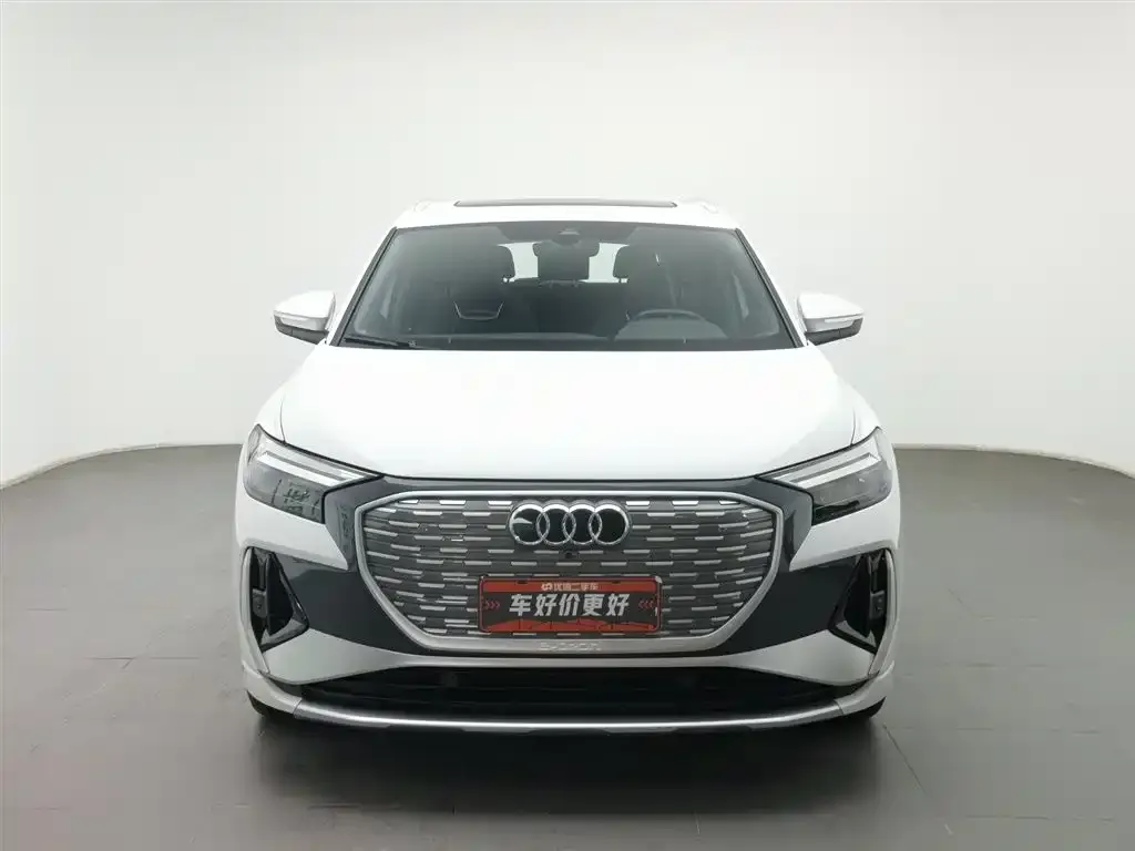 Audi Q4 e-tron — фото 3