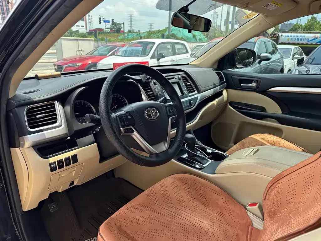 Toyota Highlander 2021 из CN, фото 2