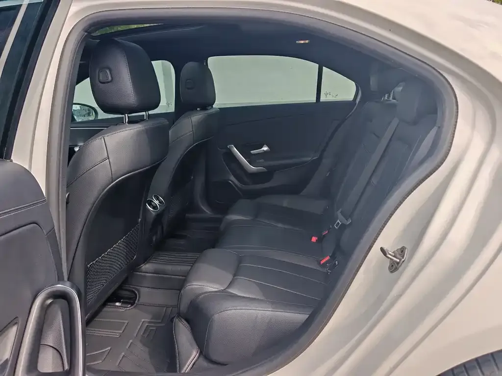 Mercedes-Benz A-Class 2023 из CN, фото 9