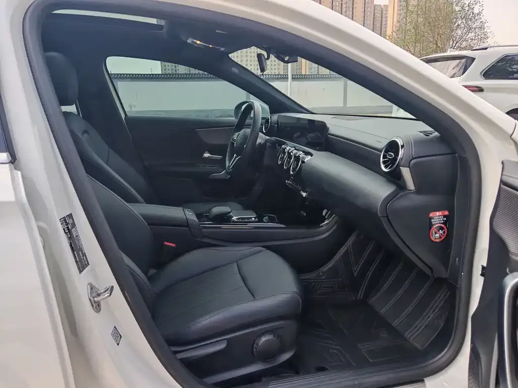 Mercedes-Benz A-Class 2023 из CN, фото 8