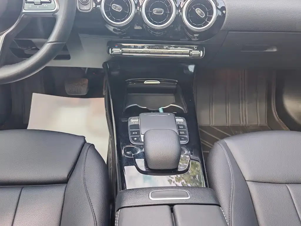 Mercedes-Benz A-Class 2023 из CN, фото 3