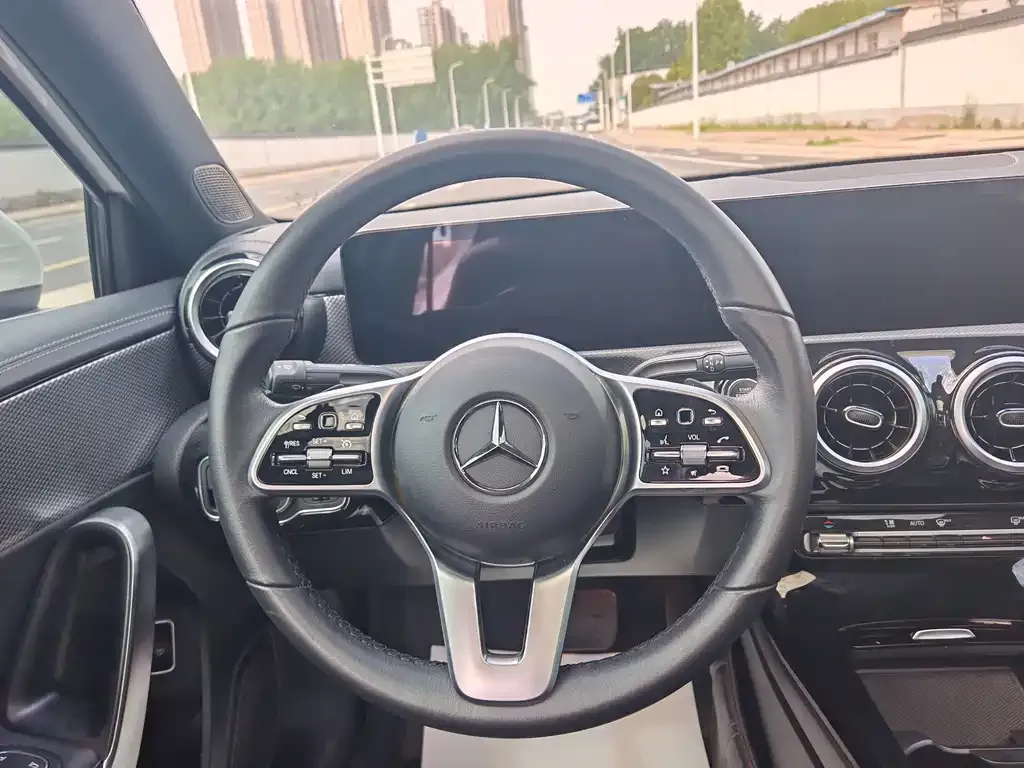 Mercedes-Benz A-Class 2023 из CN, фото 10