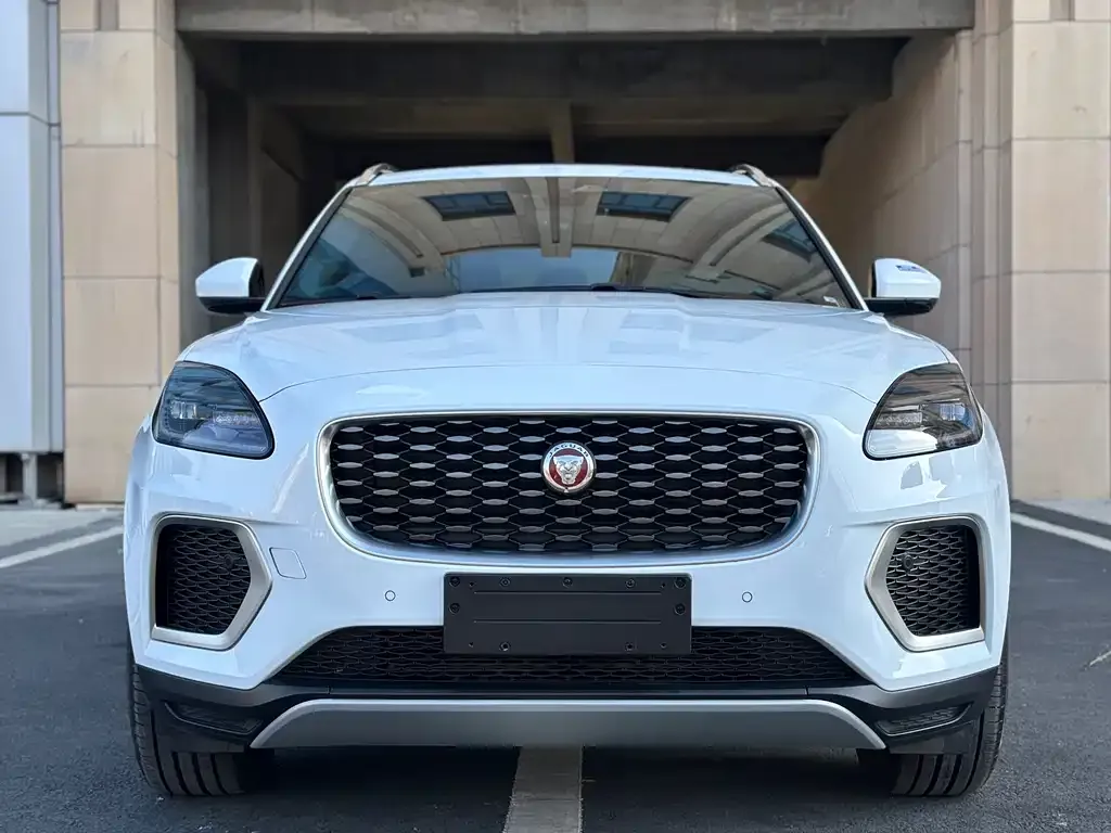 Jaguar E-PACE 2025 из CN, фото 8