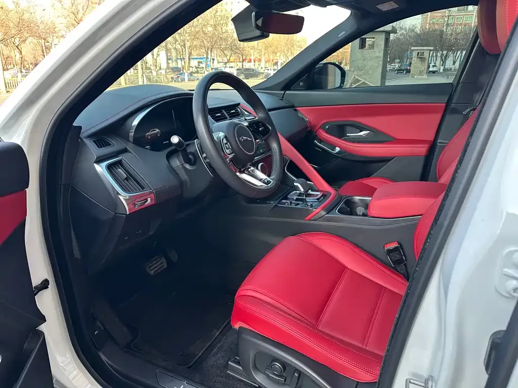 Jaguar E-PACE 2025 из CN, фото 4