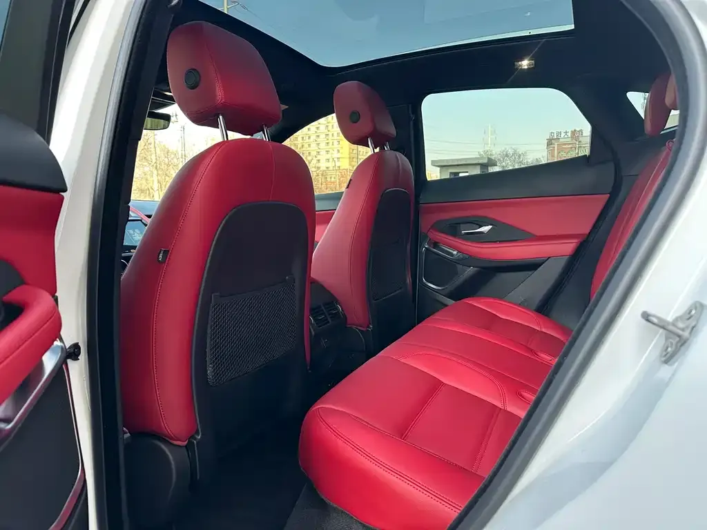 Jaguar E-PACE 2025 из CN, фото 3