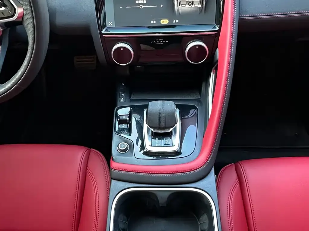 Jaguar E-PACE 2025 из CN, фото 5