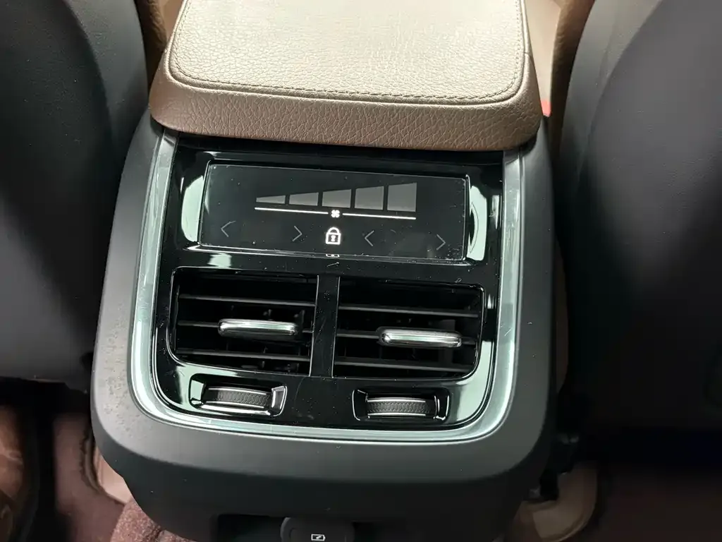 Volvo V90 2021 из CN, фото 9