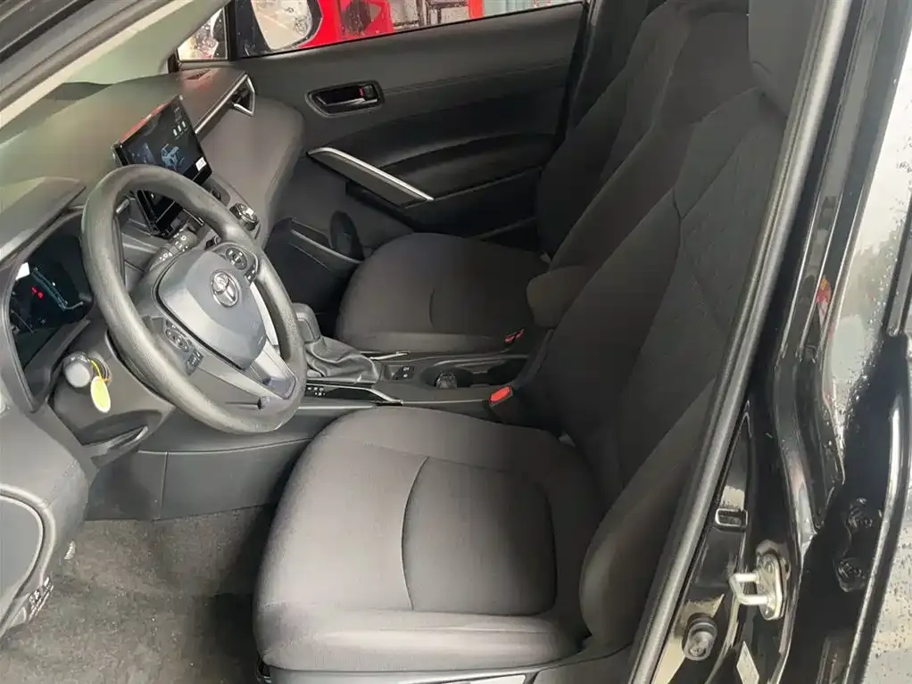 Toyota Corolla Cross — фото 4