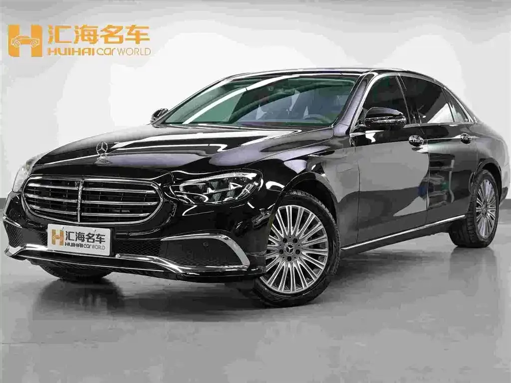 Mercedes-Benz E-Class — фото 1