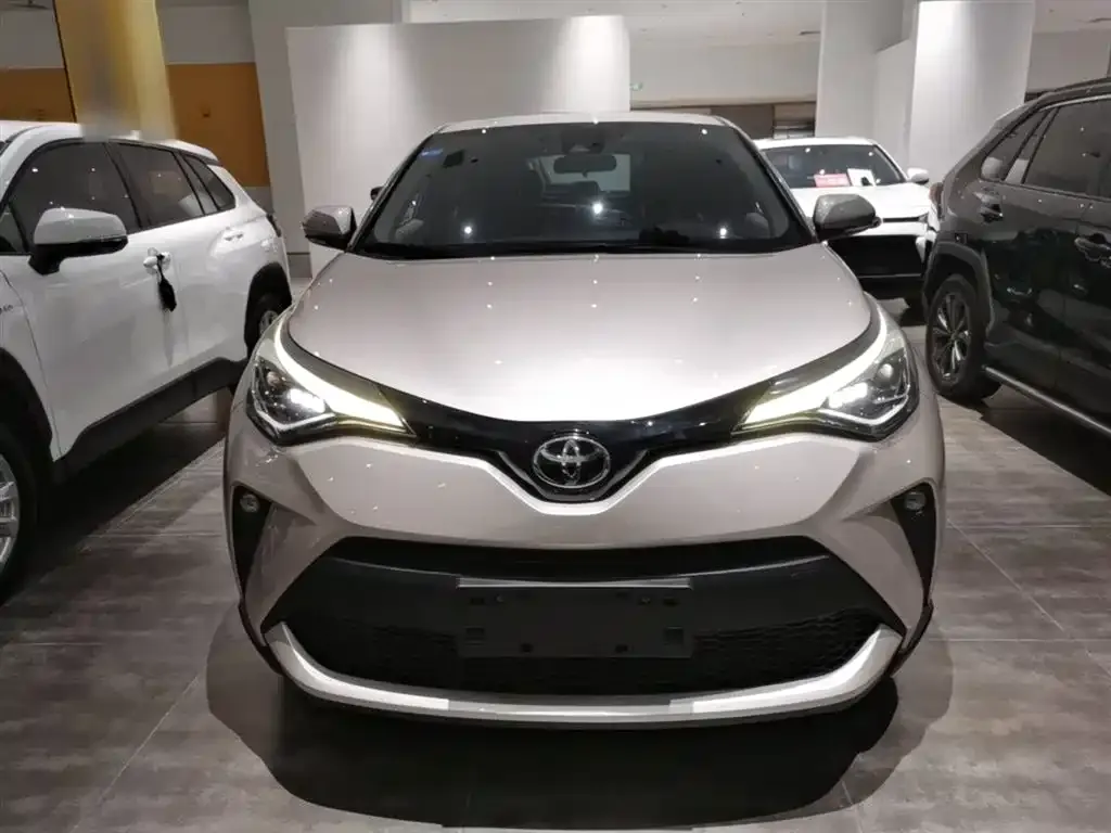 Toyota C-HR — фото 2