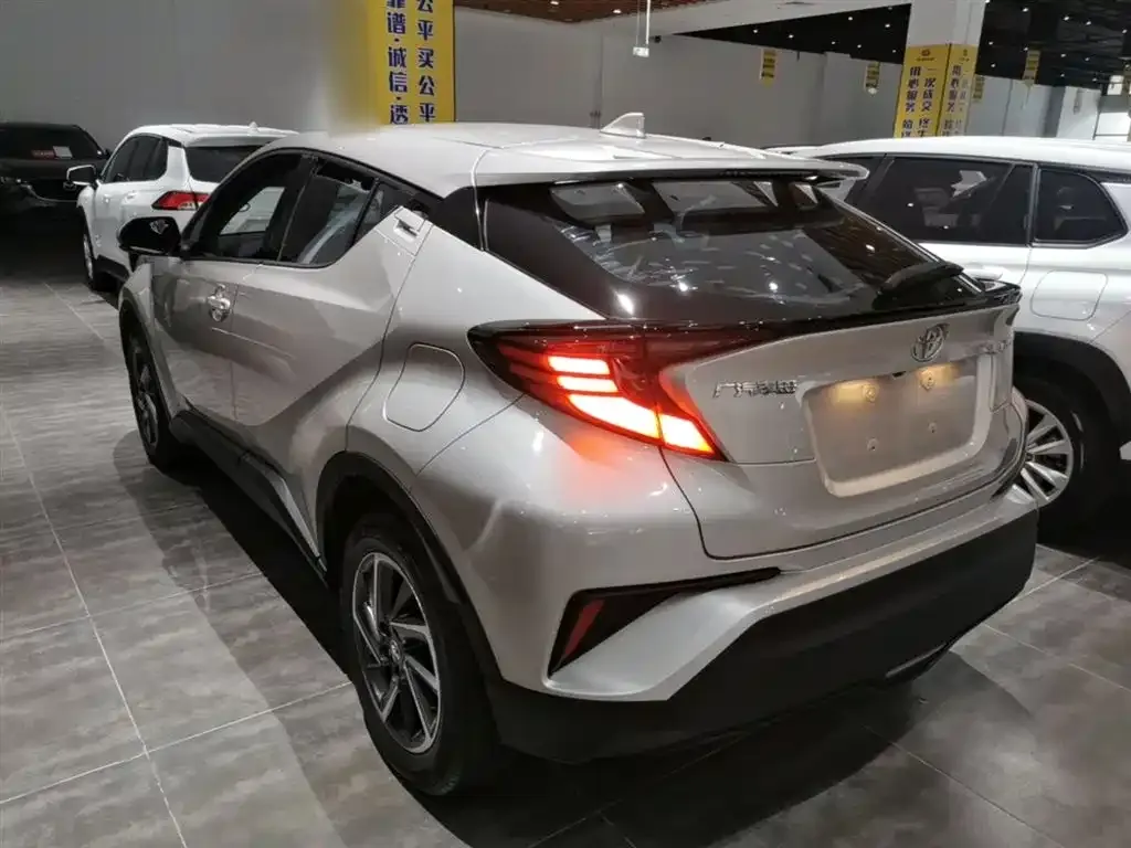 Toyota C-HR — фото 5