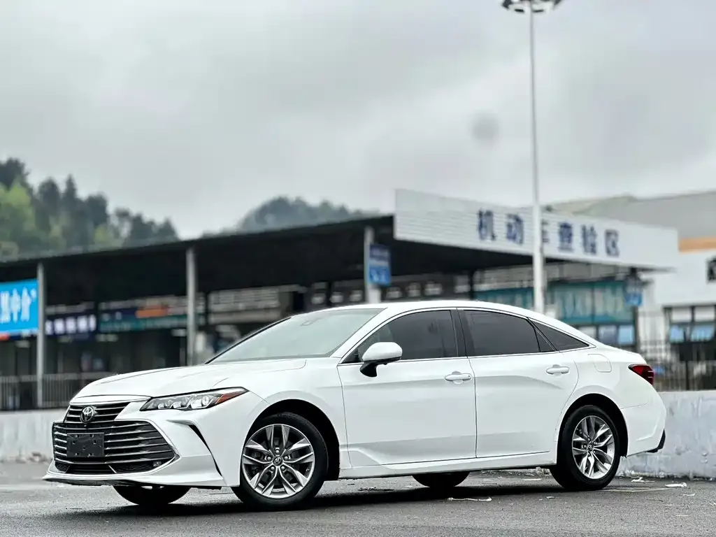 Toyota Avalon 2022 из CN, фото 1