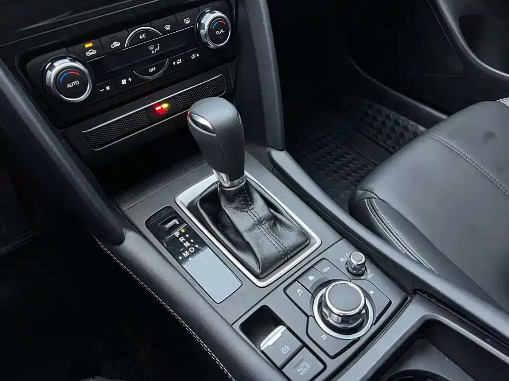 Mazda CX-4 — фото 3