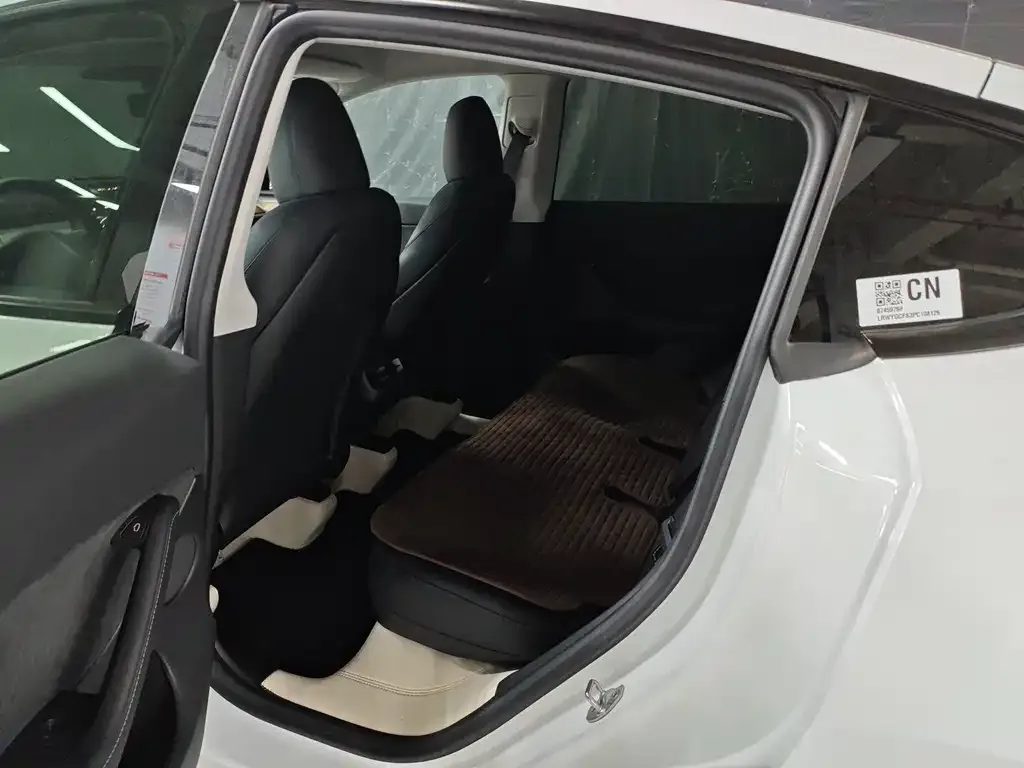 Tesla Model Y 2023 из CN, фото 7