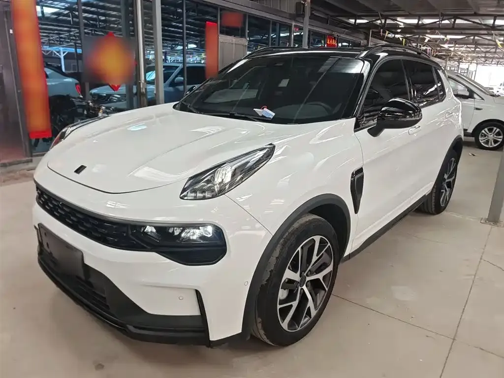Lynk & Co 01 EM-P
