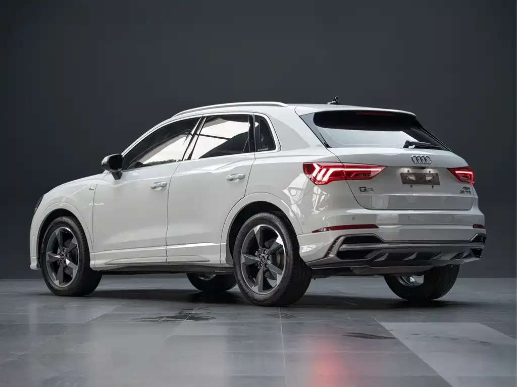 Audi Q3 — фото 10