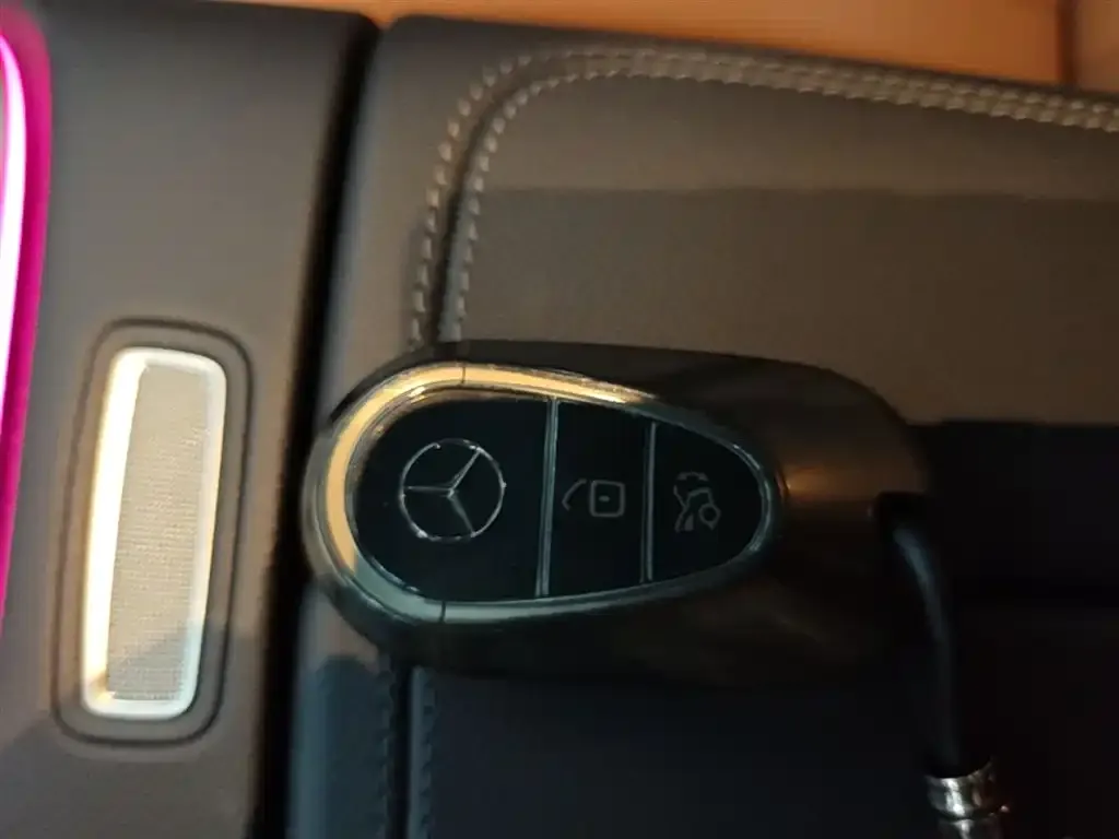 Mercedes-Benz E-Class 2024 из CN, фото 9