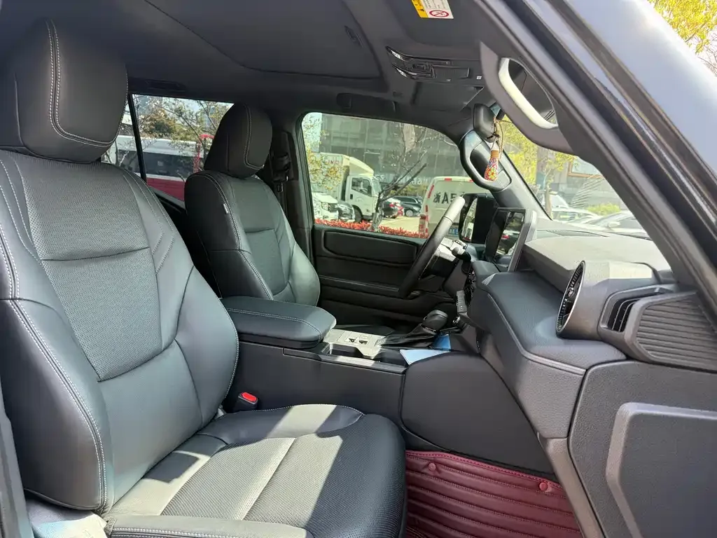 Toyota Prado 2025 из CN, фото 8