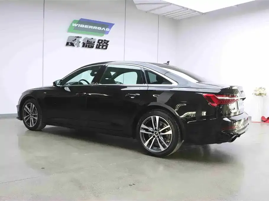 Audi A6L 2023 из CN, фото 9