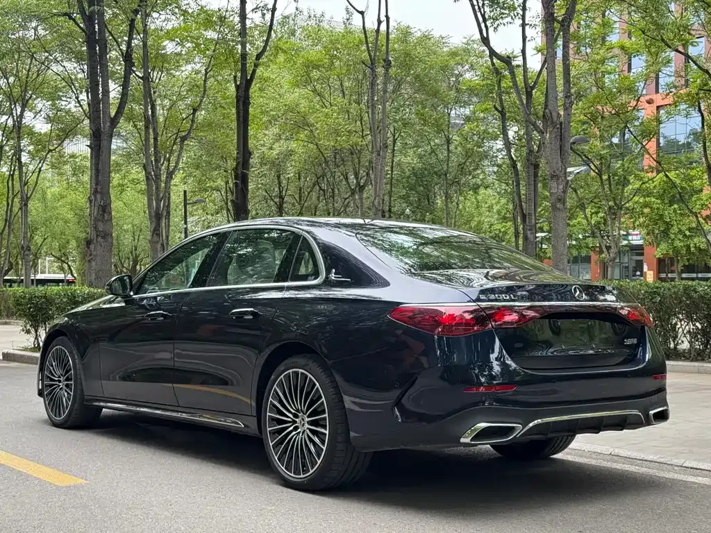 Mercedes-Benz E-Class 2024 из CN, фото 3