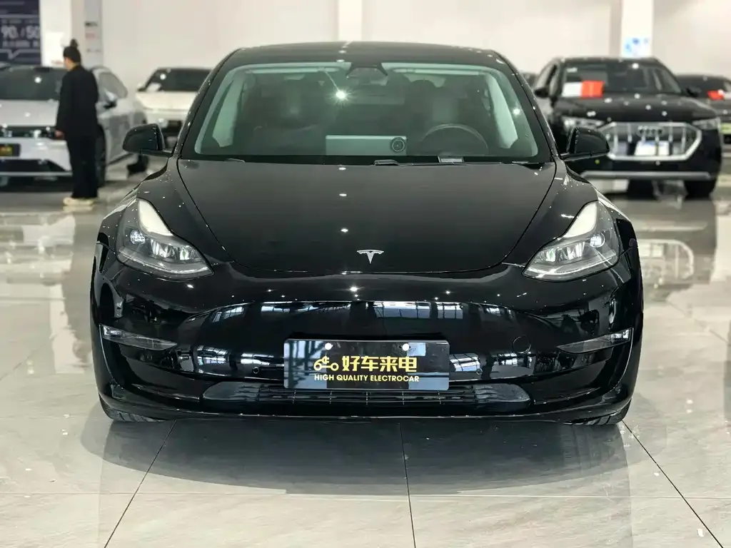Tesla Model 3 — фото 8