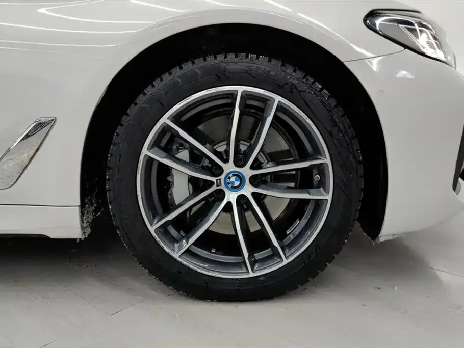 BMW 5 Series New Energy — фото 4