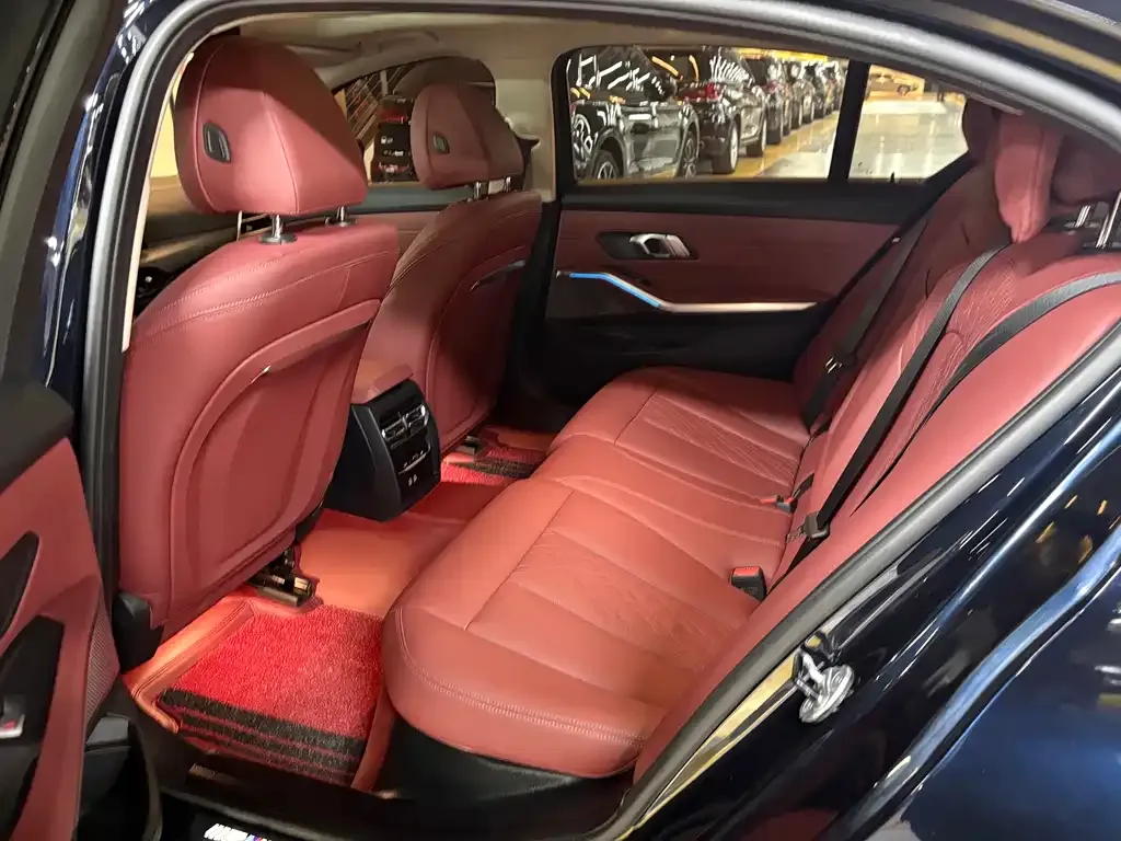 BMW 3 Series 2024 из CN, фото 7