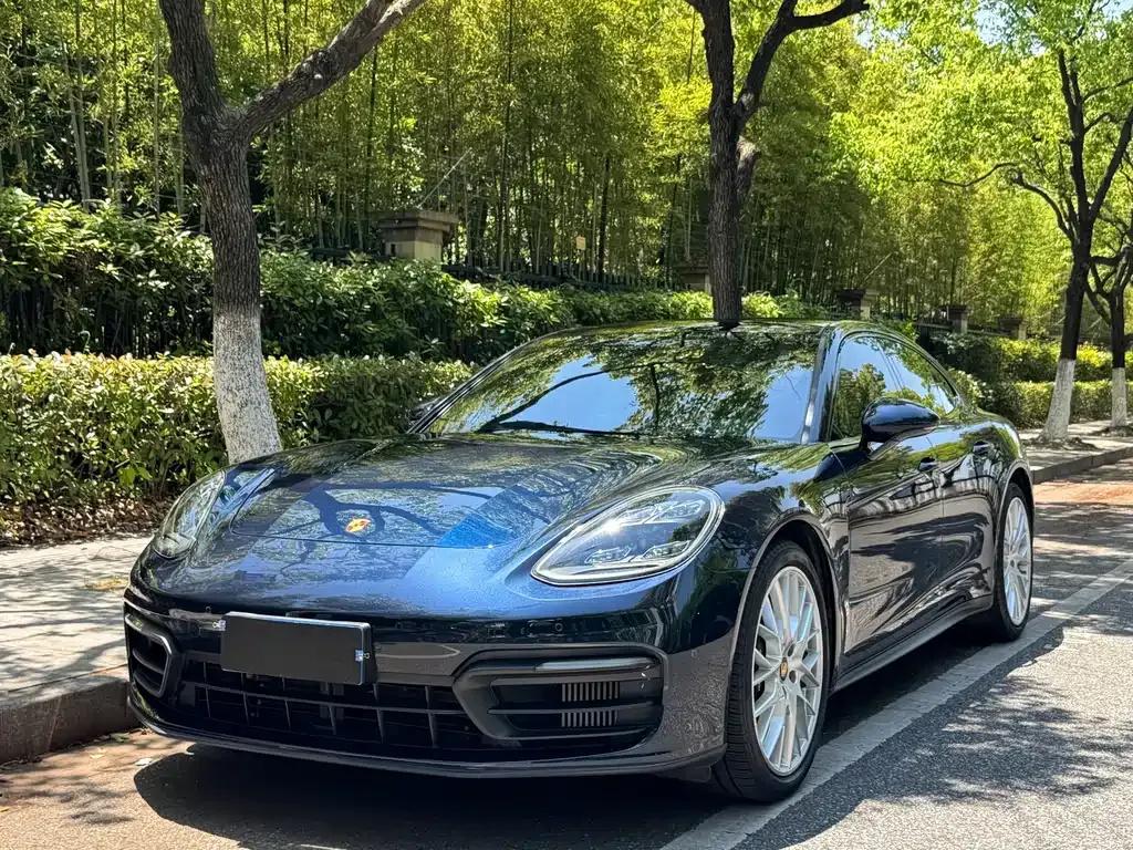 Porsche Panamera — фото 1