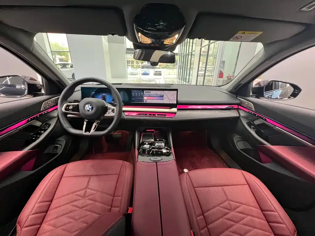 BMW 5 Series 2025 из CN, фото 5