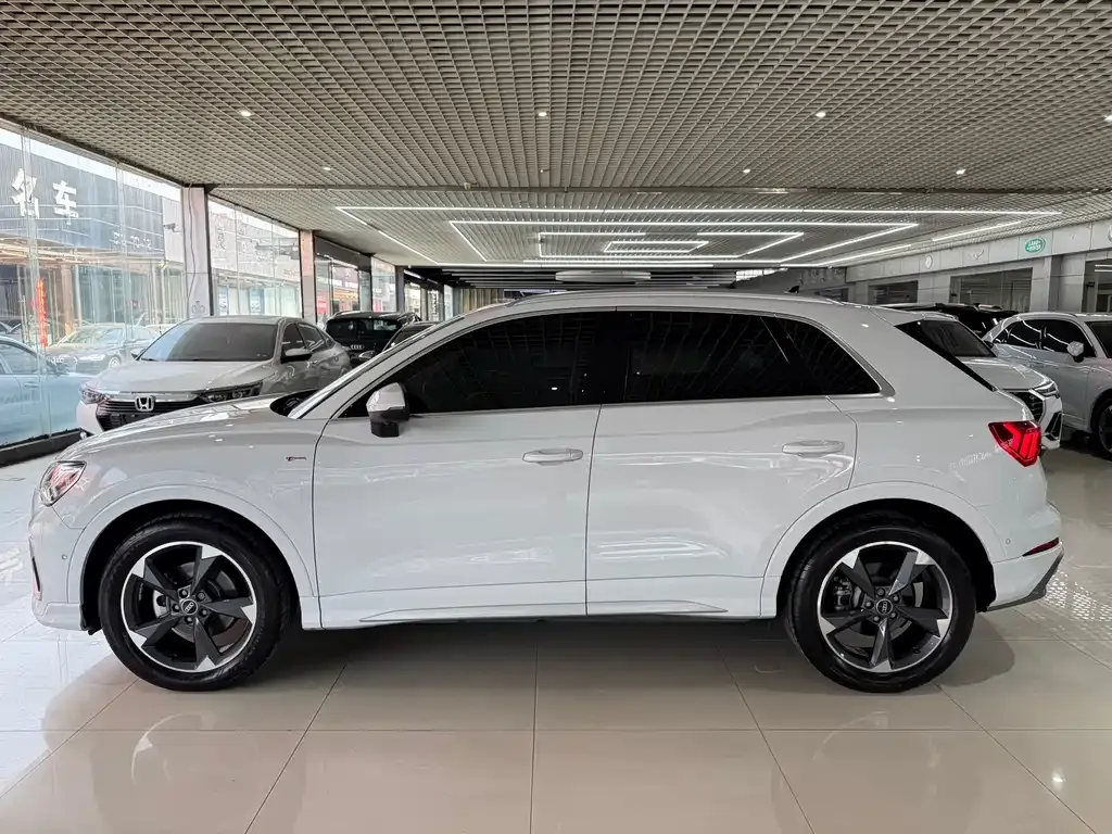 Audi Q3 2022 из CN, фото 6