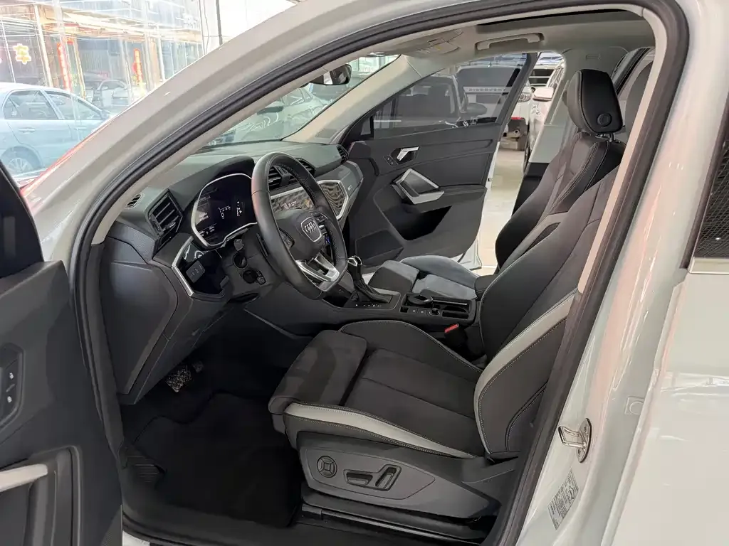 Audi Q3 2022 из CN, фото 2