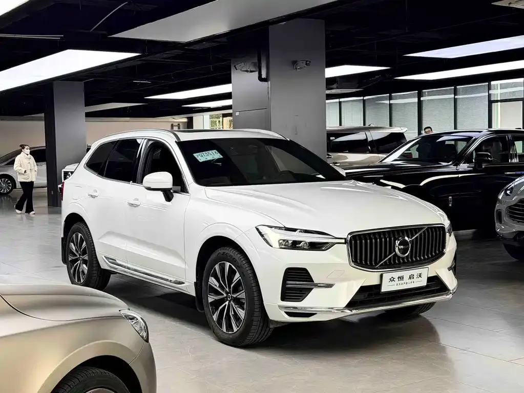 Volvo XC60 — фото 5